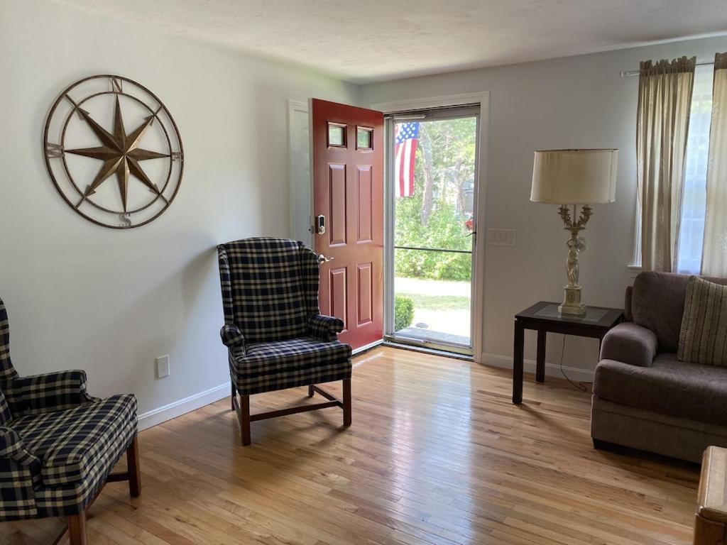 A Cozy Cape House Steps To Restaurants & Beaches ~1.4 Miles Down Scenic Roads Yarmouth Port Exterior foto