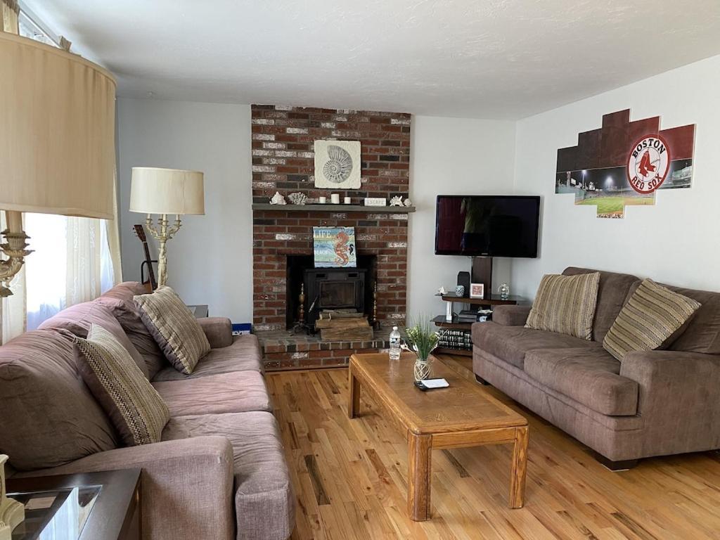 A Cozy Cape House Steps To Restaurants & Beaches ~1.4 Miles Down Scenic Roads Yarmouth Port Exterior foto