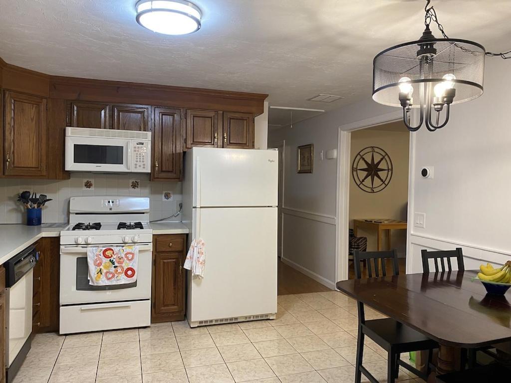 A Cozy Cape House Steps To Restaurants & Beaches ~1.4 Miles Down Scenic Roads Yarmouth Port Exterior foto