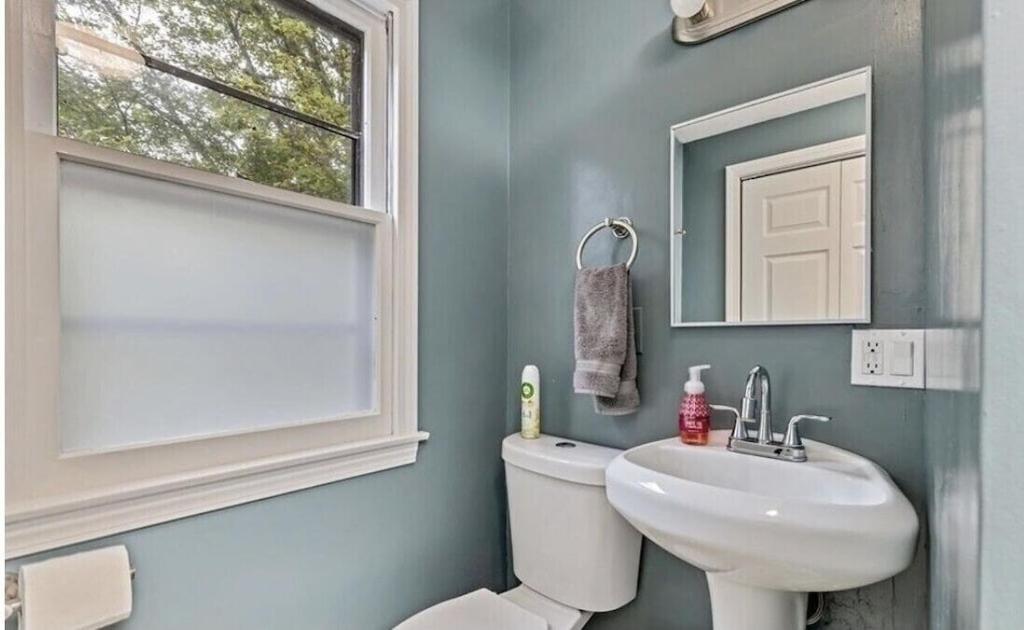 A Cozy Cape House Steps To Restaurants & Beaches ~1.4 Miles Down Scenic Roads Yarmouth Port Exterior foto